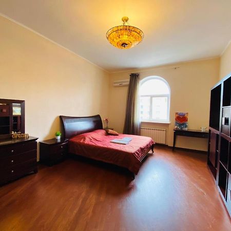 Amazing View Of Independence Square Apartment Kyiv Exterior photo
